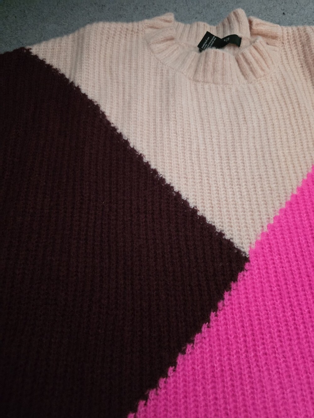 Colorblock Sweater - Picture 2 of 3